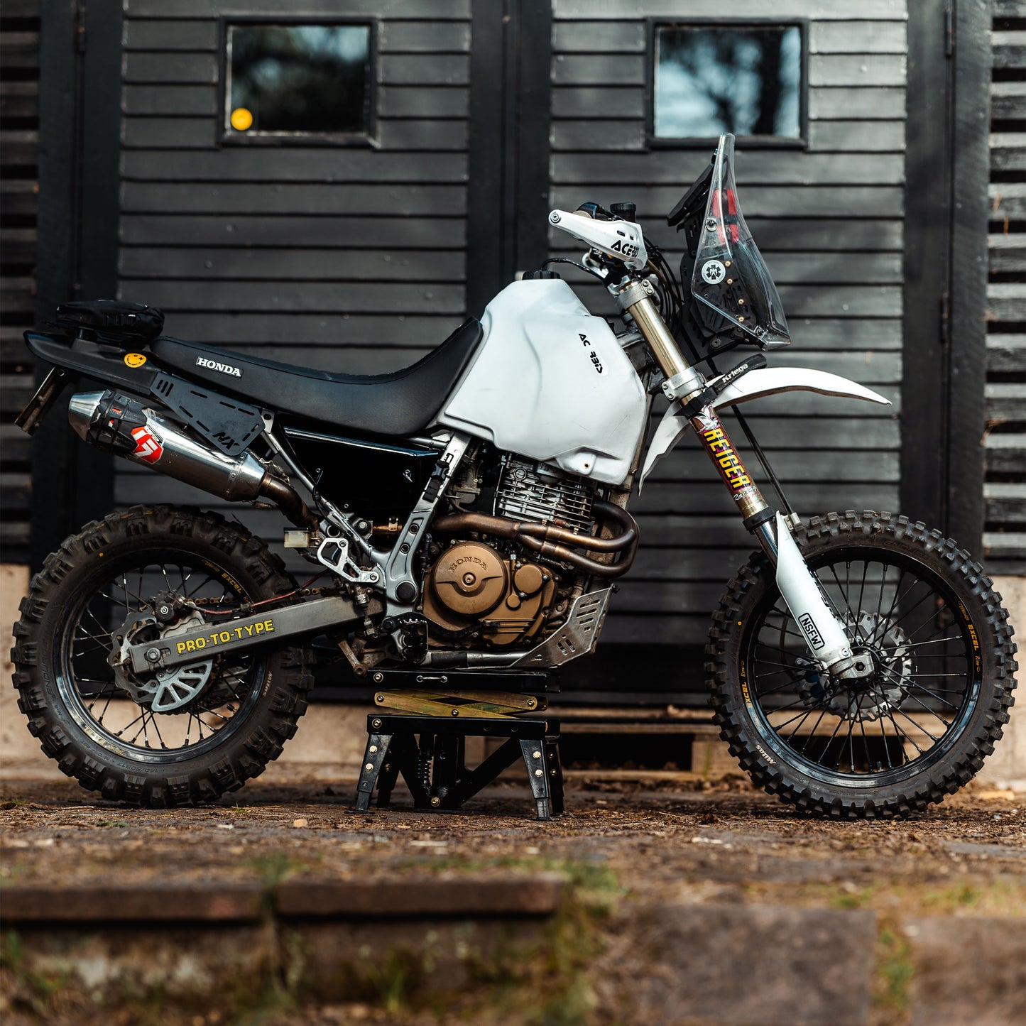 NX650 Battery Cover / Side Panel (RD08)