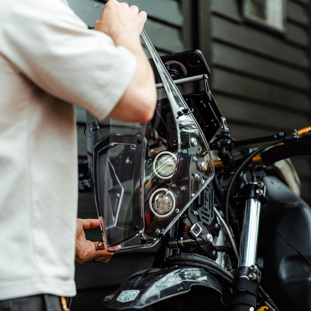 NX650 Rally Tower – Gorm Moto